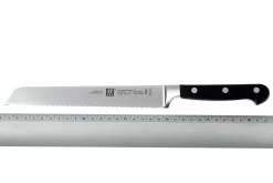 Zwilling - Professional « S » Couteau à Pain 20 Cm 7 Zwilling - Professional « S » Couteau à Pain 20 Cm -Zwilling.fr ZW31026 200 04 zwilling professional s 31026 200 broodmes d4